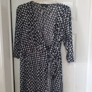 LANE BRYANT KNEE LENGTH WRAP DRESS SIZE 14/16